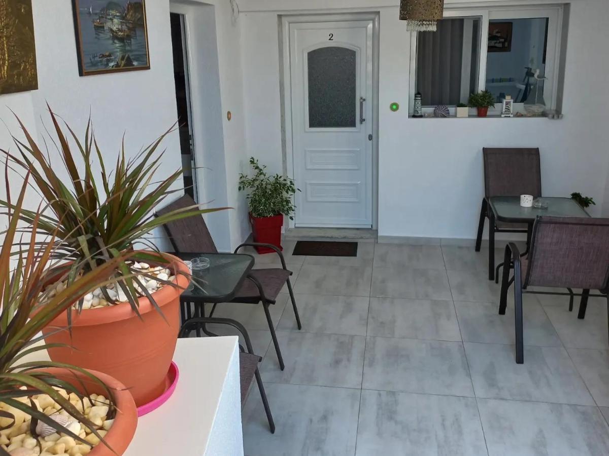 House Blerina Bed & Breakfast Sarti Ruang foto